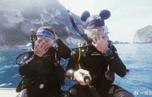 姚琛30分钟沉浸式海底vlog，米奇头套萌翻全网