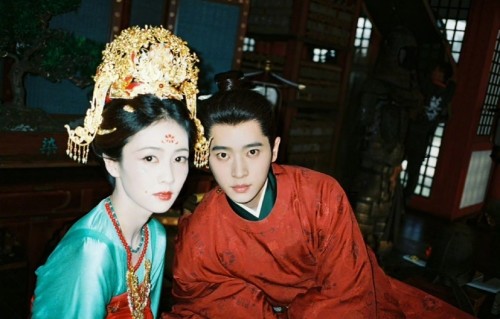 于正挺白鹿帮倒忙？蒙淇淇发声感谢于正，称怕被告不敢晒聊天记录