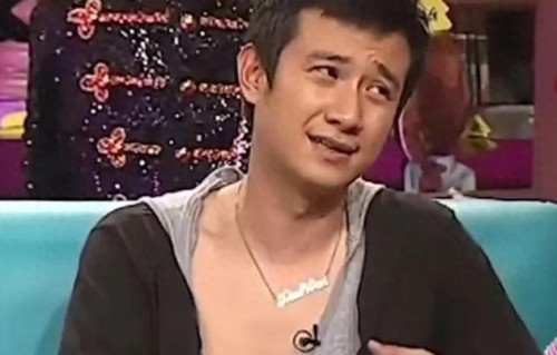 条条大路通罗马！不当明星的文章，在上海开饭店，女儿也为他宣传 