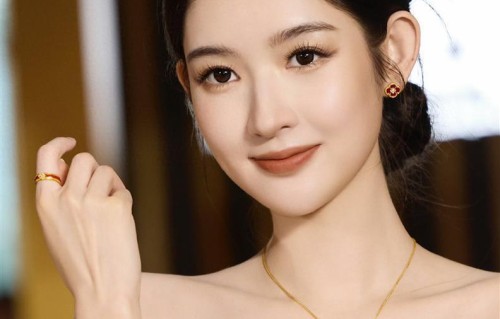 王玉雯三套造型封神！豪门千金到清冷御姐再到甜妹，风格切换绝了