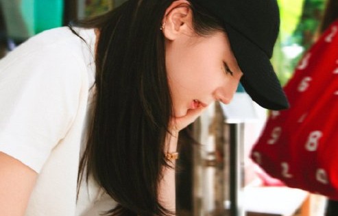 迪丽热巴在电影《功夫女足》中饰演什么角色？