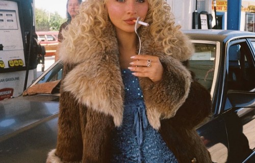 朴彩英ROSÉ发布《Manchild》短视频，Sabrina Carpenter留言称赞|评论