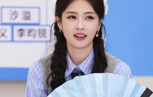 白鹿《奔跑吧》发言遭审判！相关评论区沦陷，节目收视率创新低