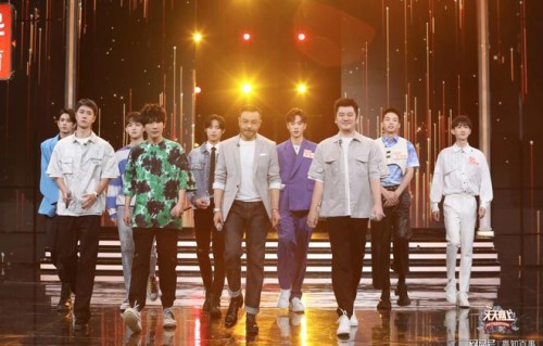 《天天向上》迎新：演艺大家倪萍蔡明为天天小兄弟上课