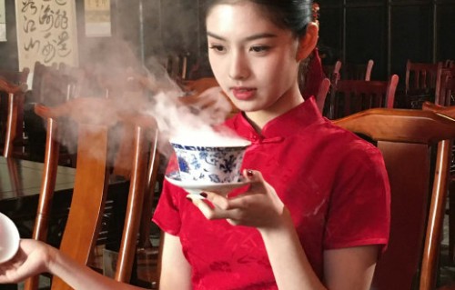 侯明昊艾米互动细节曝光：真实与分寸感拉满