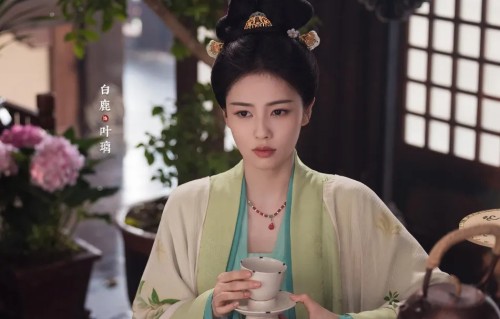 白鹿职称评选细节曝光，和嘎子一起当上三级演员，网友要求公示