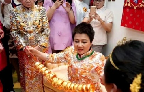 4900万珠宝加身，谷爱凌作陪，王嘉尔当伴郎，奚梦瑶婚礼排面绝了