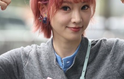 杨紫在黄灿灿表演前后提供了哪些具体的鼓励和支持？|初舞台表现|七年友情|明星暖心互动|我的莫格利男孩|长相思