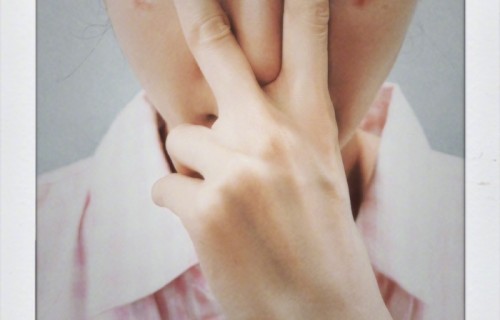 杨幂使用蒸汽眼罩不慎烫伤脸部