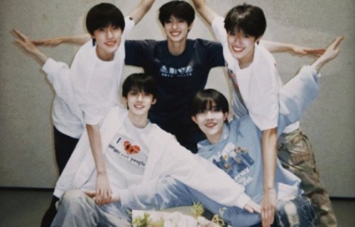 登陆少年澳门演唱会直拍上线|舞台直拍|明星路透|张极|张泽禹|左航