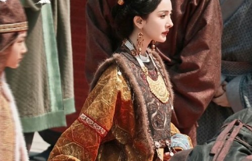 杨幂新剧《江山大同》演员按笔画排序，粉丝不满排在刘学义之后|演技|路人|唐嫣