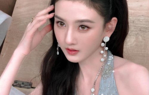 宋祖儿发布会首报真名孙凡清，当场震住搭档