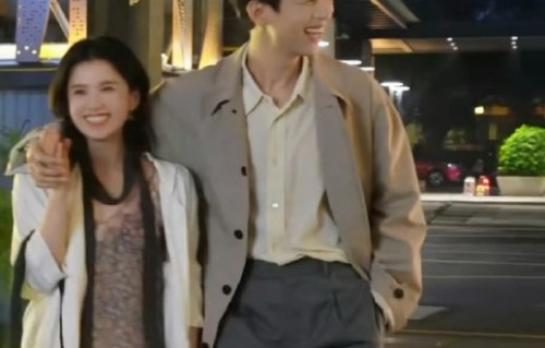 《雾里青》中李现和张婧仪饰演的角色有何感情纠葛？