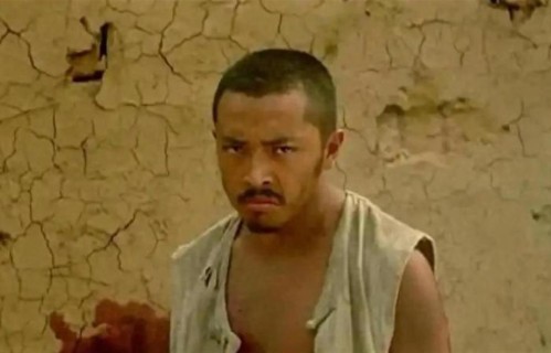 与曾黎分手4年，娶饶敏莉12年后被抛弃后的富大龙，今靠新剧翻红