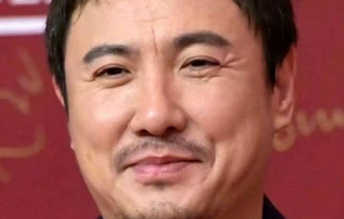 沈腾悬针纹上热搜，是演技勋章还是过度捧杀？