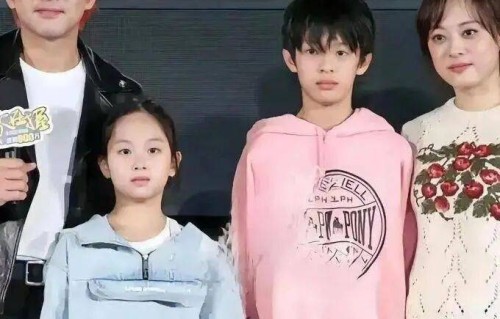 43岁孙俪近况曝光！与邓超结婚16年恩爱如初，12岁女儿成为全家骄傲|一家四口|正午阳光|全家福|央视|公益