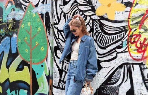 蔡卓妍晒旅行写真照，展现别样季节风情