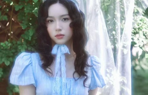 周也28岁生日写真曝光，公主风造型甜美亮相|生日帽|美貌