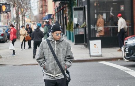 国内遭质疑国外封神？揽佬新歌获誉中国最夯Rapper