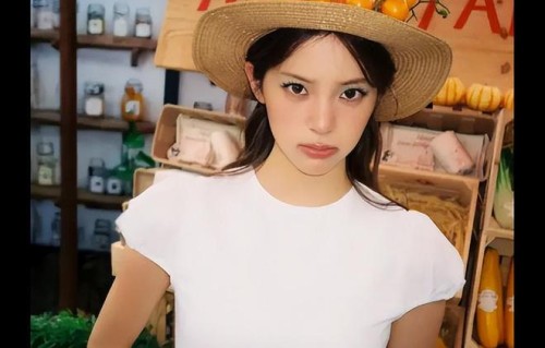 欧阳娜娜胡萝卜帽子，农场现身，少女感十足！