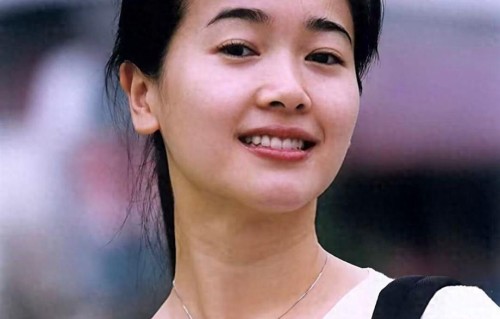谁也没想到，被传风流成性，绯闻不断的左小青，如今活成这样