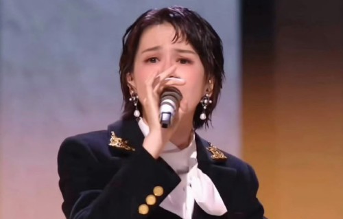 浪姐初舞台封神现场：曾沛慈修话筒碾压全场，张月505分黑马逆袭