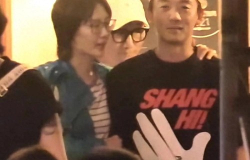 苗苗短发翻车冲上热搜遭全网吐槽，郑恺却陪她种菜养鸡五年三胎
