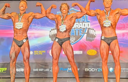 虎父无犬子！施瓦辛格28岁儿子首战健美圈，拿下三金一银