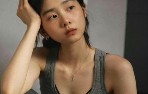 曝黄多多饰演百妖谱女主，和95顶流邓为搭戏，她气质清冷忧郁