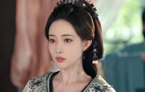孟子义如何与团队决策推掉心动但重复的角色？