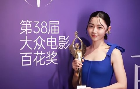 卫诗雅是凭借哪部电影获得第43届香港电影金像奖最佳女主角的？