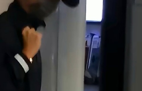 谢霆锋为何坚持等到父亲头七后才离港？
