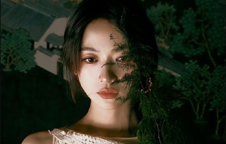 拍摄真蛇戏份时，吴谨言有没有受伤或发生意外？