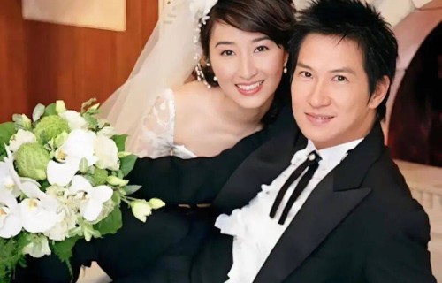 61岁张家辉近况曝光！与关咏荷结婚21年零绯闻，老来得女生活幸福