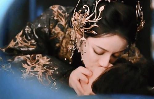 迪丽热巴在《白日提灯》中饰演的贺思慕，演技上有哪些突破和挑战？|意难平结局|虐心剧情|在人间|慕胥辞|电视剧剧情讨论