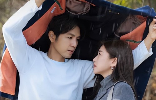 第一次见短剧开播，男主先下跪道歉！