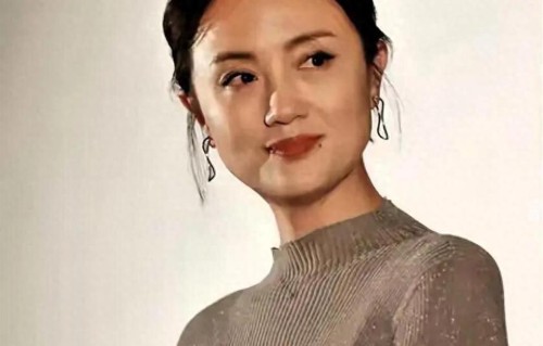 辛柏青话剧复出，网友热议吴越配对，让人意外的伤心真相是什么？