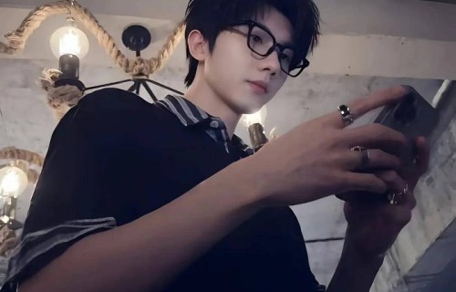 谁说马嘉祺不营业的，一营业起来简直是盛大的宠粉现场