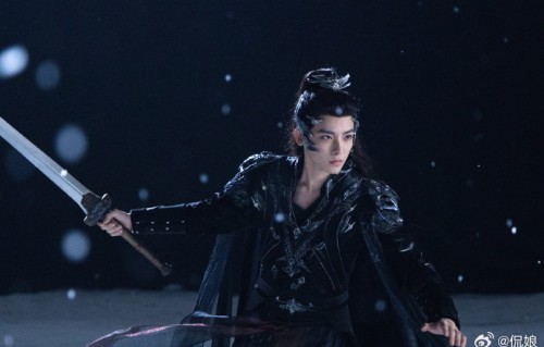 侯明昊近期有哪些新作品或综艺将播出？