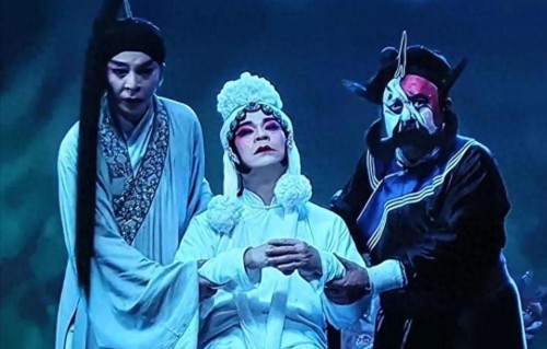 主角苟师去世，封潇潇拒绝楚嘉禾，才知他和易青娥注定走散