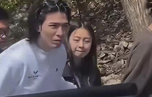 网友偶遇萧敬腾夫妇，53岁林有慧气质温柔难掩老态，很虔诚疑求子 ​