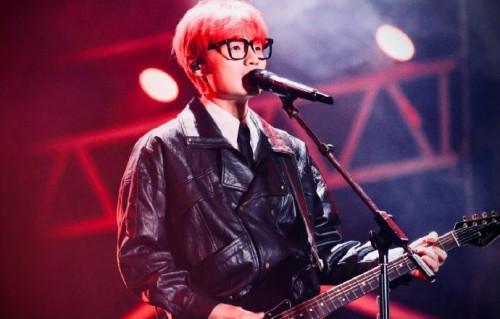 李荣浩当初是如何从幕后制作人一步步成为金曲奖得主的？