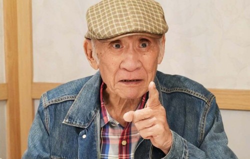 突发！香港知名老戏骨宣布和大儿子断绝父子关系，情绪失控当场落泪