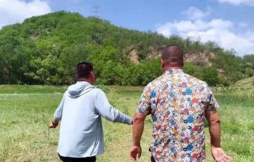 时隔五年回了趟娘家才发现：一旦父母不在，兄弟姐妹就会变成亲戚