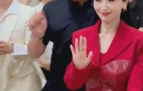 72岁“冻龄女星” 生图流出真样尽现人前,摆可爱pose展少女心|赵雅芝|网易新闻|工作室|做运动|黄恺杰