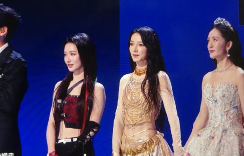 代斯和何宣林作为跨界选手，在节目中面临哪些独特的挑战？