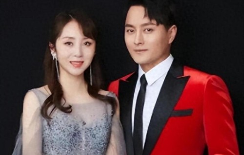 她靠星光大道一炮而红，却因当小三前途尽毁，如今沦为了家庭主妇