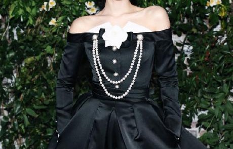 为什么说BLACKPINK全员亮相Met Gala是一个历史性突破？