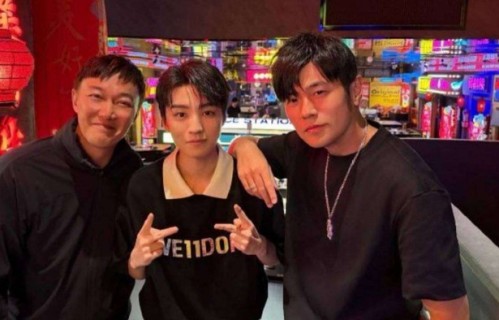 澳网观众席神仙同框！周杰伦王俊凯陈奕迅三代歌王罕见同框