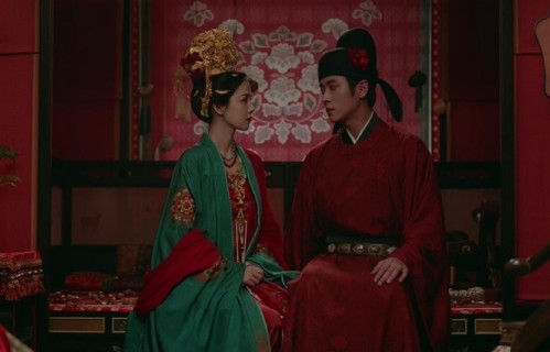 央视《莫离》开播！丞磊帅翻，白鹿迷人，董洁演太后出场惊艳众人